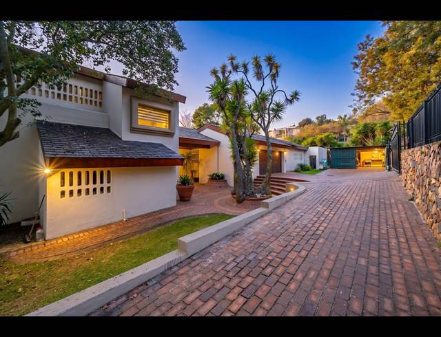 5 BEDROOM FREEHOLD FOR SALE IN NORTHCLIFF